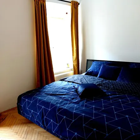 Apartmán Michael's Gate Large In A 15th-century Building, Old Town *