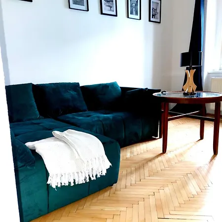 Appartamento Michael's Gate Large In A 15th-century Building, Old Town