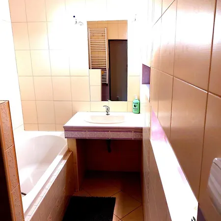 Michael's Gate Large In A 15th-century Building, Old Town Appartamento *