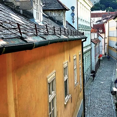 Michael's Gate Large In A 15th-century Building, Old Town Appartamento *