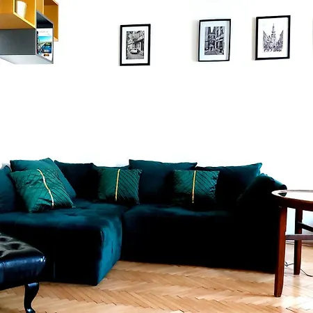 Apartmán Michael's Gate Large In A 15th-century Building, Old Town