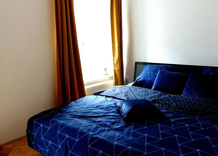 Apartmán Michael's Gate Large In A 15th-century Building, Old Town *