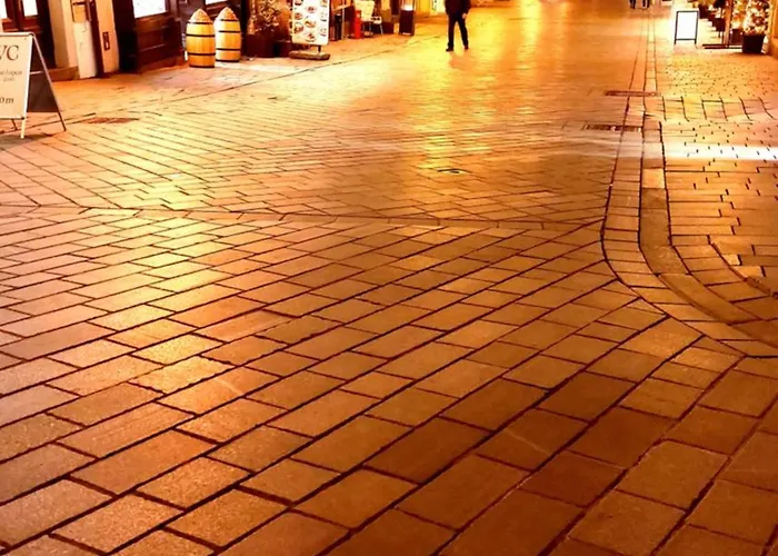 Michael's Gate Large In A 15th-century Building, Old Town Apartament Bratislava