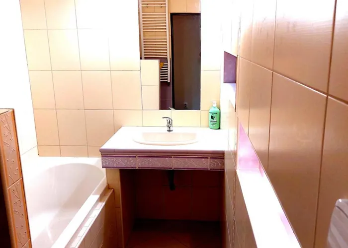 Michael's Gate Large In A 15th-century Building, Old Town Apartament *