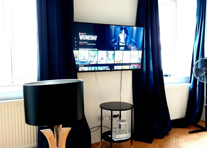 Apartament Michael's Gate Large In A 15th-century Building, Old Town *